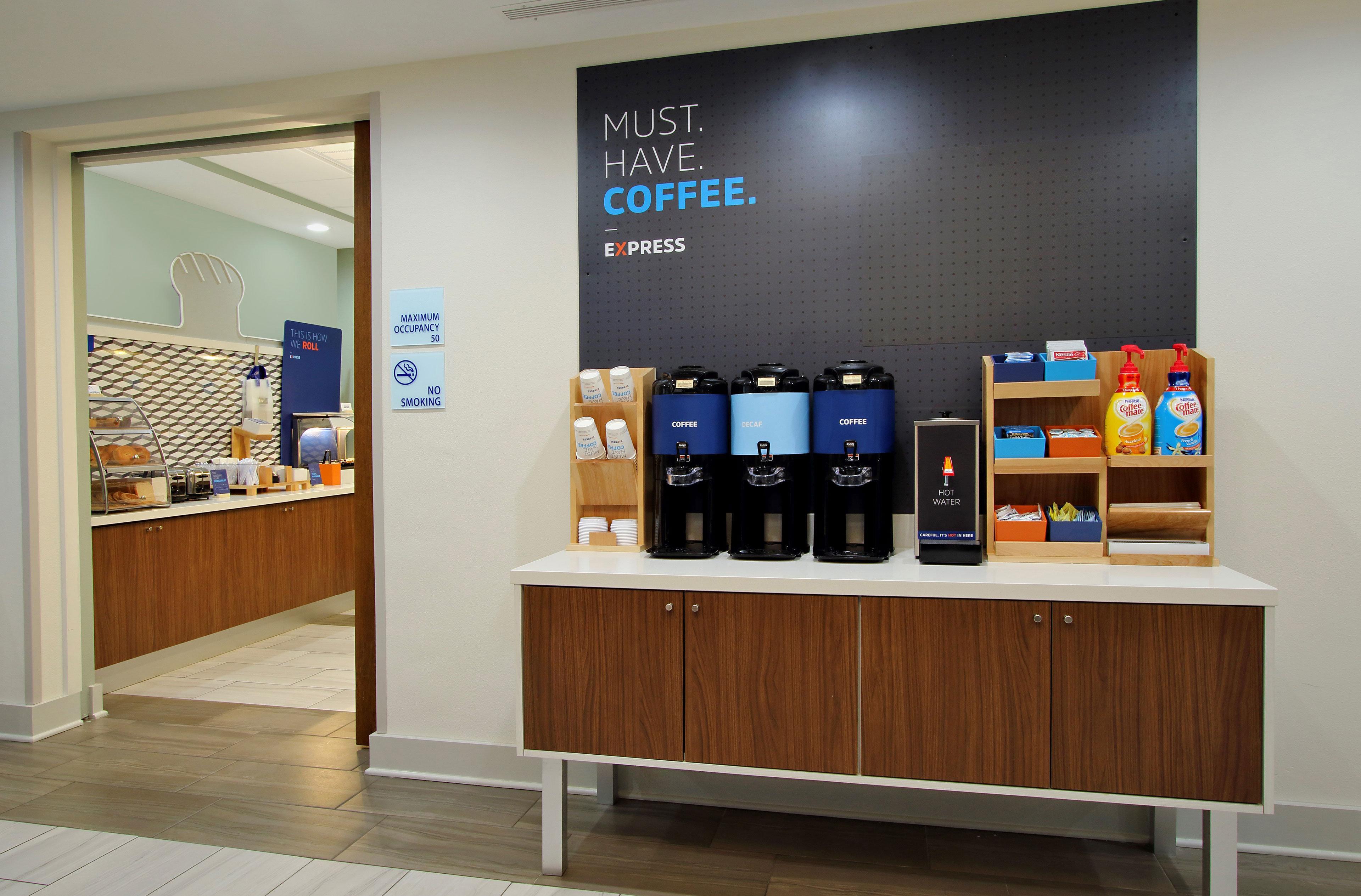 Holiday Inn Express Pembroke By Ihg Buitenkant foto