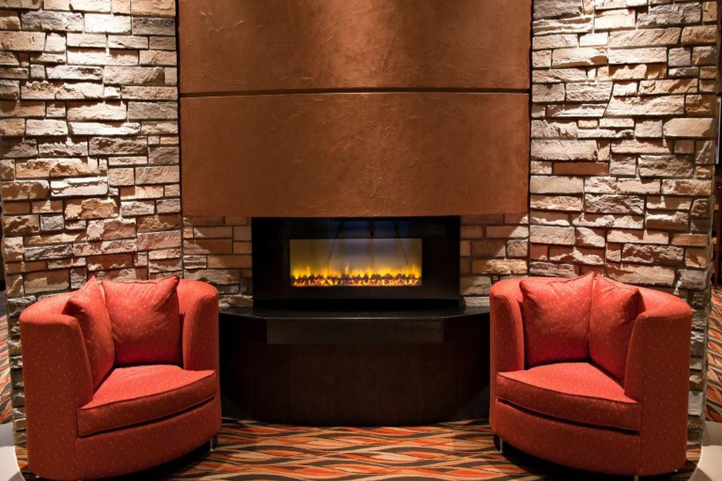 Holiday Inn Express Pembroke By Ihg Buitenkant foto